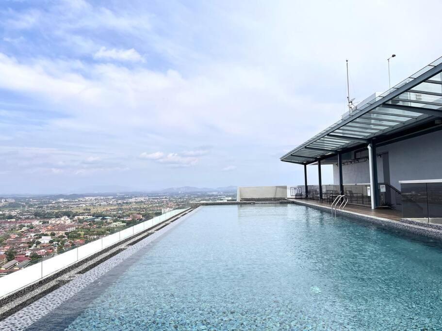 Ins Suite @ The Quartz Residence-Infinity Pool Malacca Exterior photo